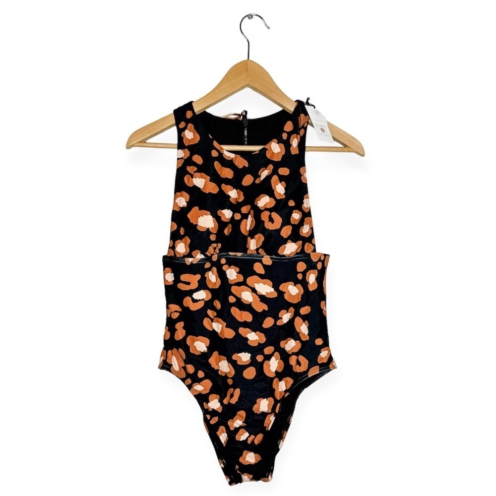 New Shade & Shore Woman’s One Piece Swimsuit Size M
